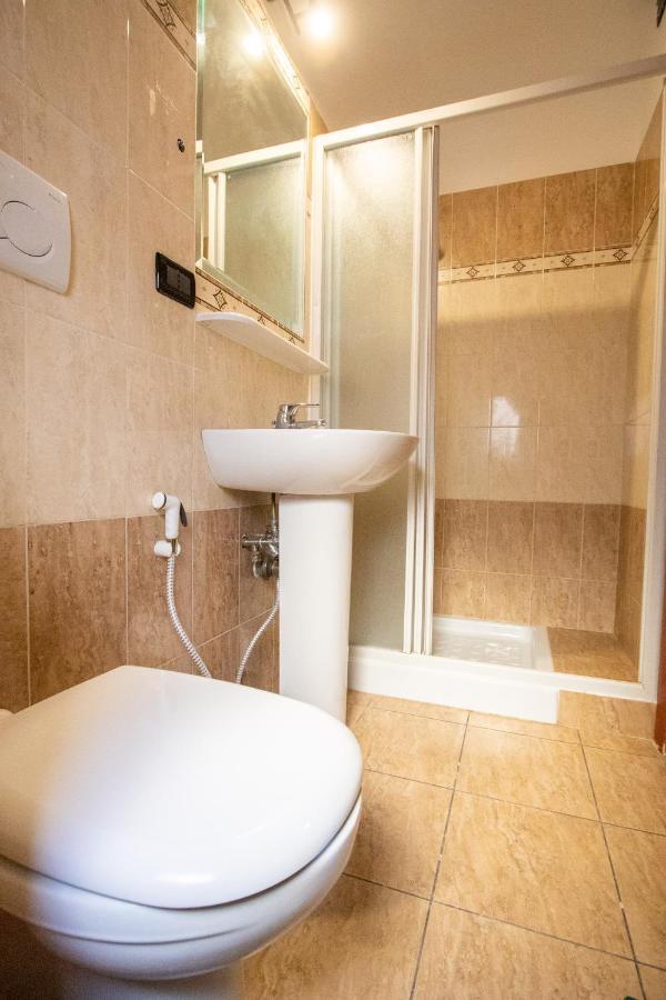 B&B Colorful Suite Yard Rome Bagian luar foto