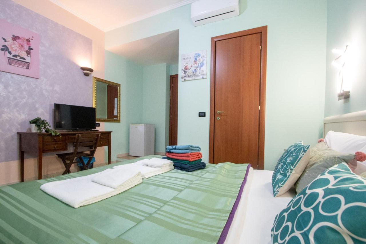 B&B Colorful Suite Yard Rome Bagian luar foto