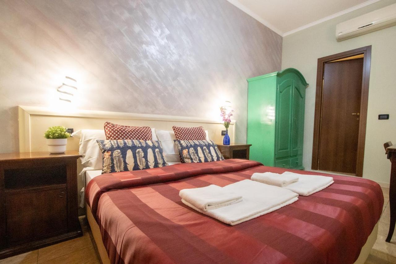 B&B Colorful Suite Yard Rome Bagian luar foto