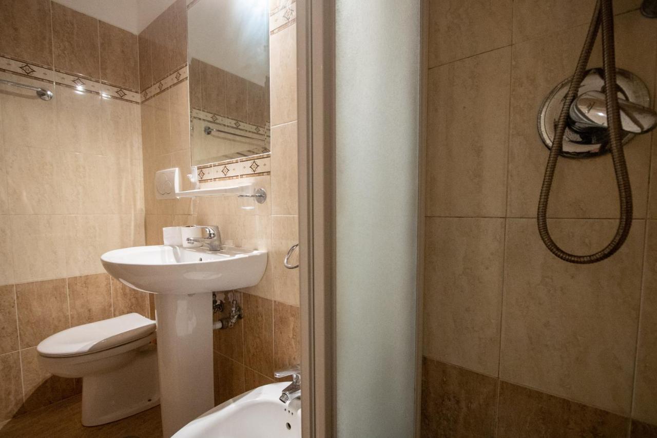 B&B Colorful Suite Yard Rome Bagian luar foto